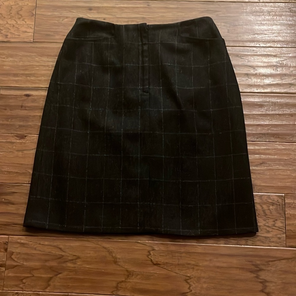 Harold’s Black and Gray Wool Skirt Size 8